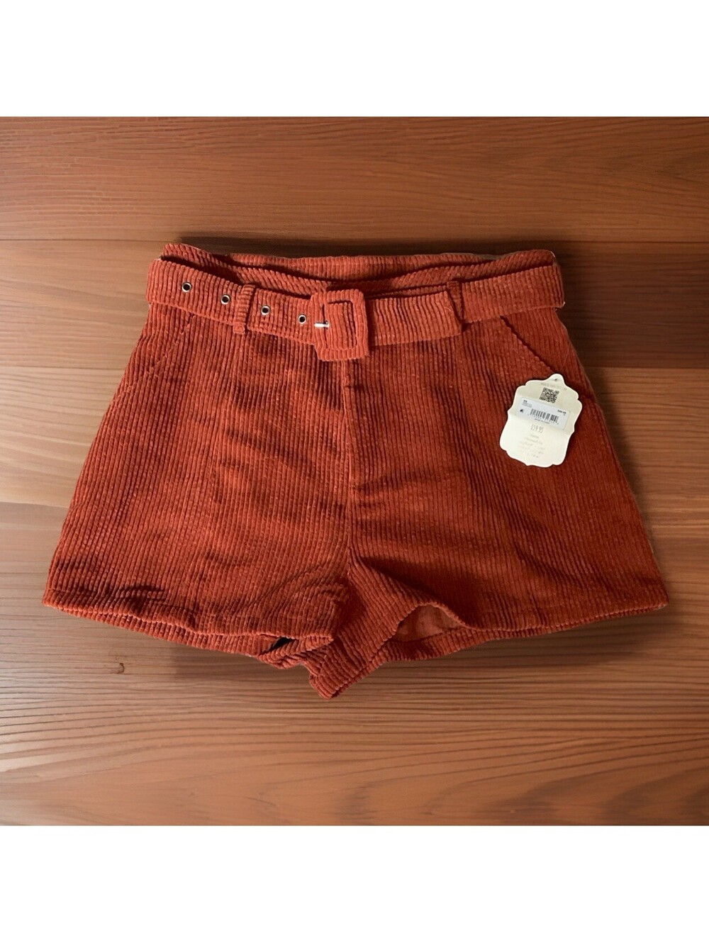 Altar'd State Hi-Waisted, belted shorts Corduroy Burnt Orange Size M